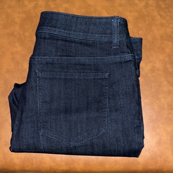 Chico’s Fabulously Slimming Capri High Rise Size 1 M/8 - Picture 3 of 16